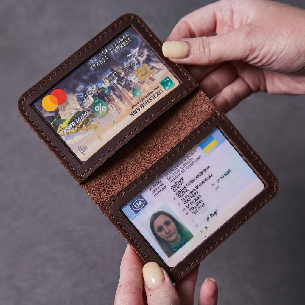 Подарунковий набір: обкладинка для водійського посвідчення + шкіряний брелок «Кей» Key