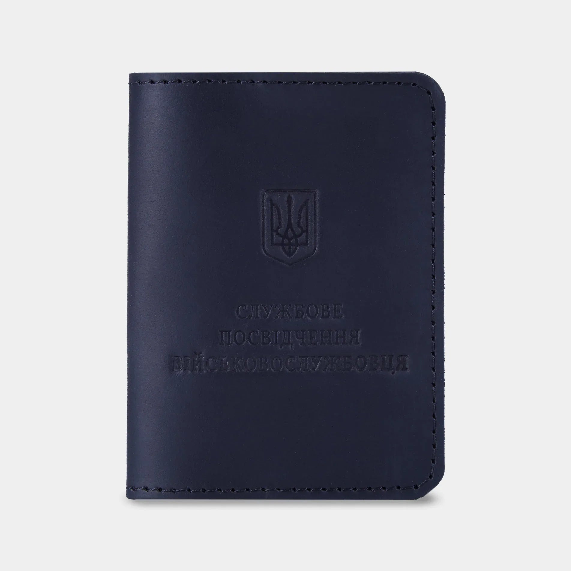 Чорна вінтажна шкіряна обкладинка для службового посвідчення військовослужбовця INCARNE крупним планом