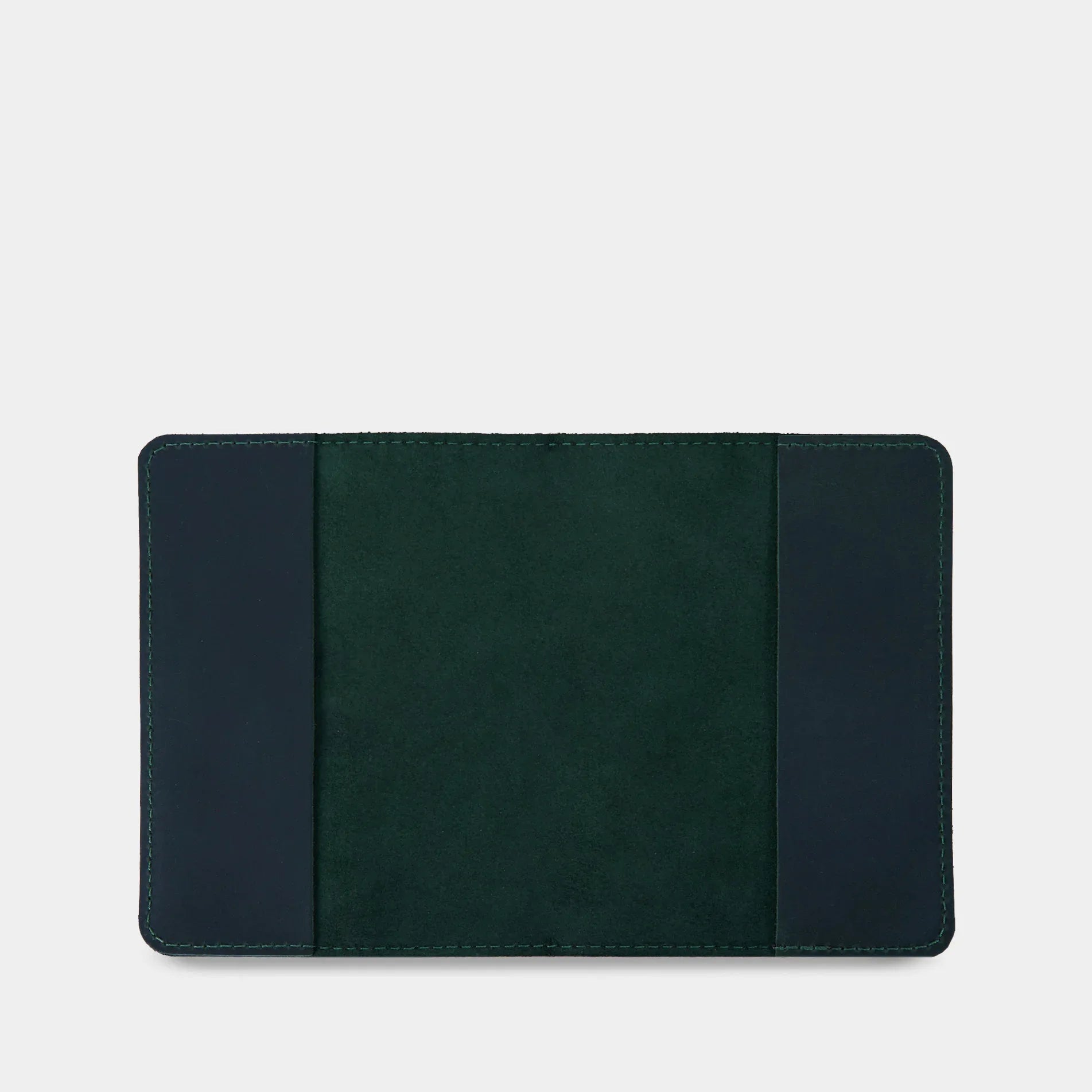 Натуральна шкіряна обкладинка для паспорта Bali насиченого зеленого кольору, класичний аксесуар для подорожей