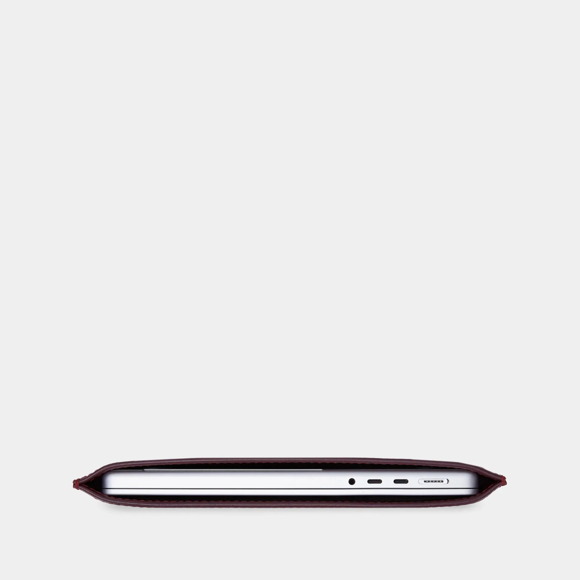 Бордовий чохол для MacBook ClineUp з оксамитовою підкладкою, преміальний шкіряний аксесуар INCARNE