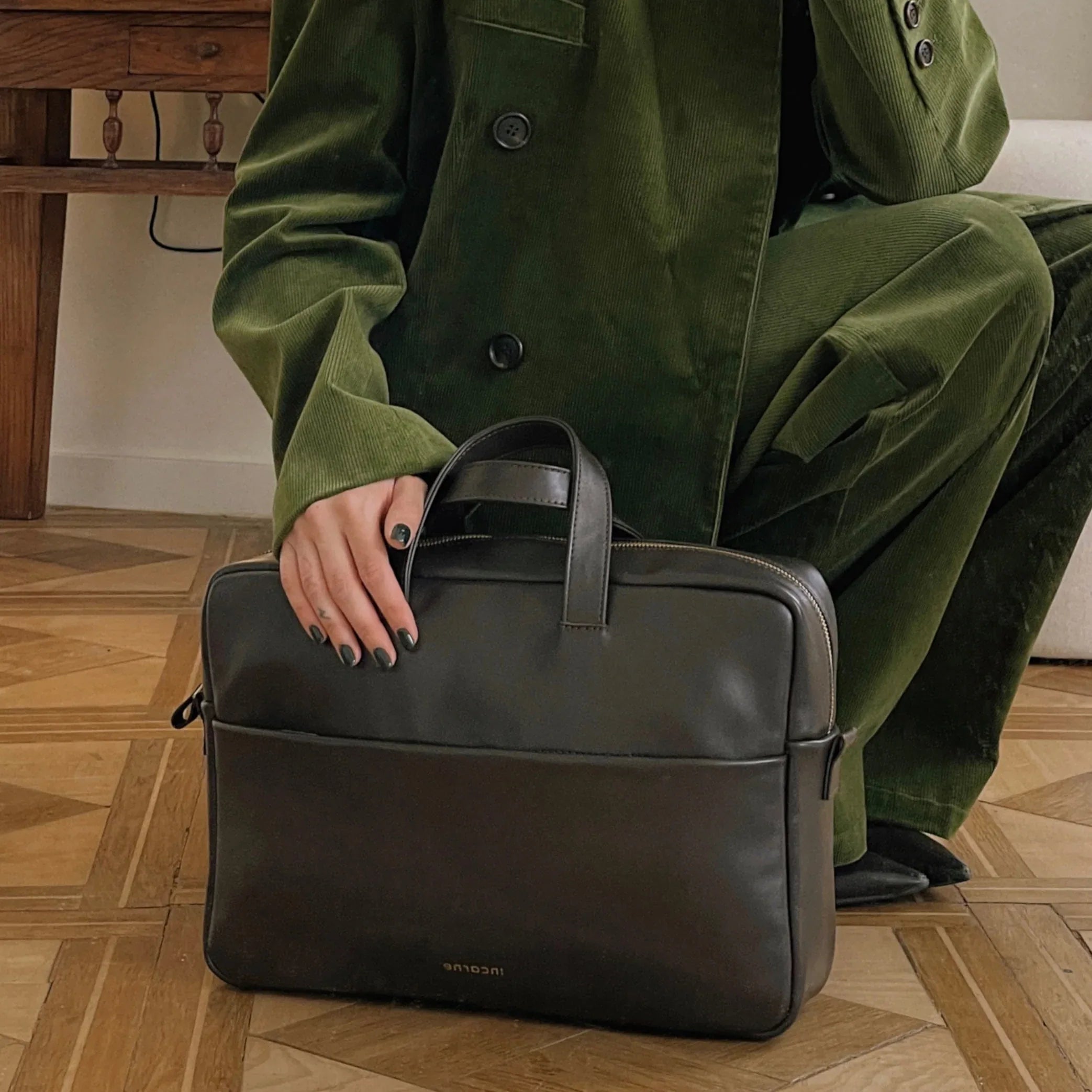 Сумка для ноутбука Brief шоколад з накладною лицевою кишенею з натуральної шкіри