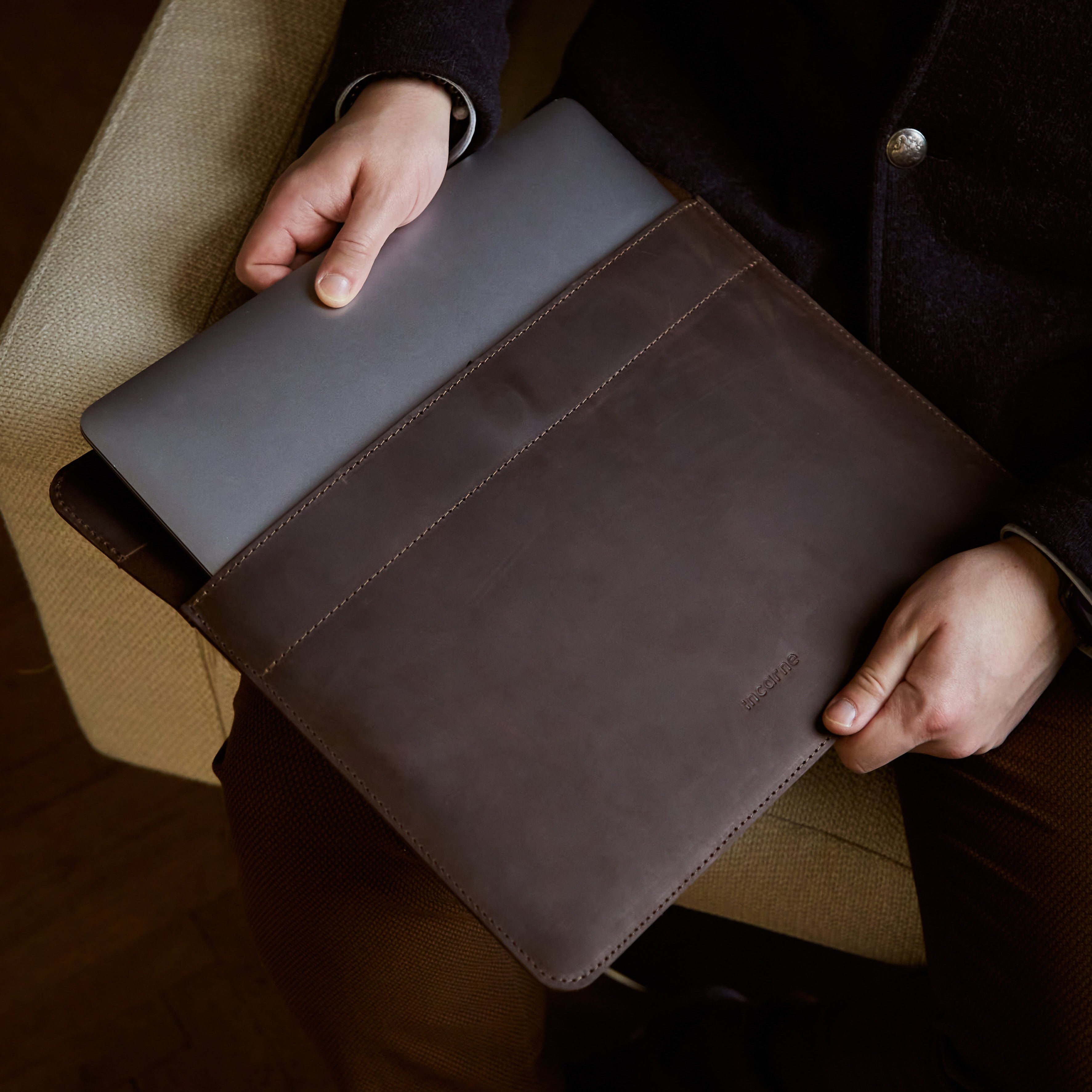 Корпоративные подарки: чехол для MacBook Klouz