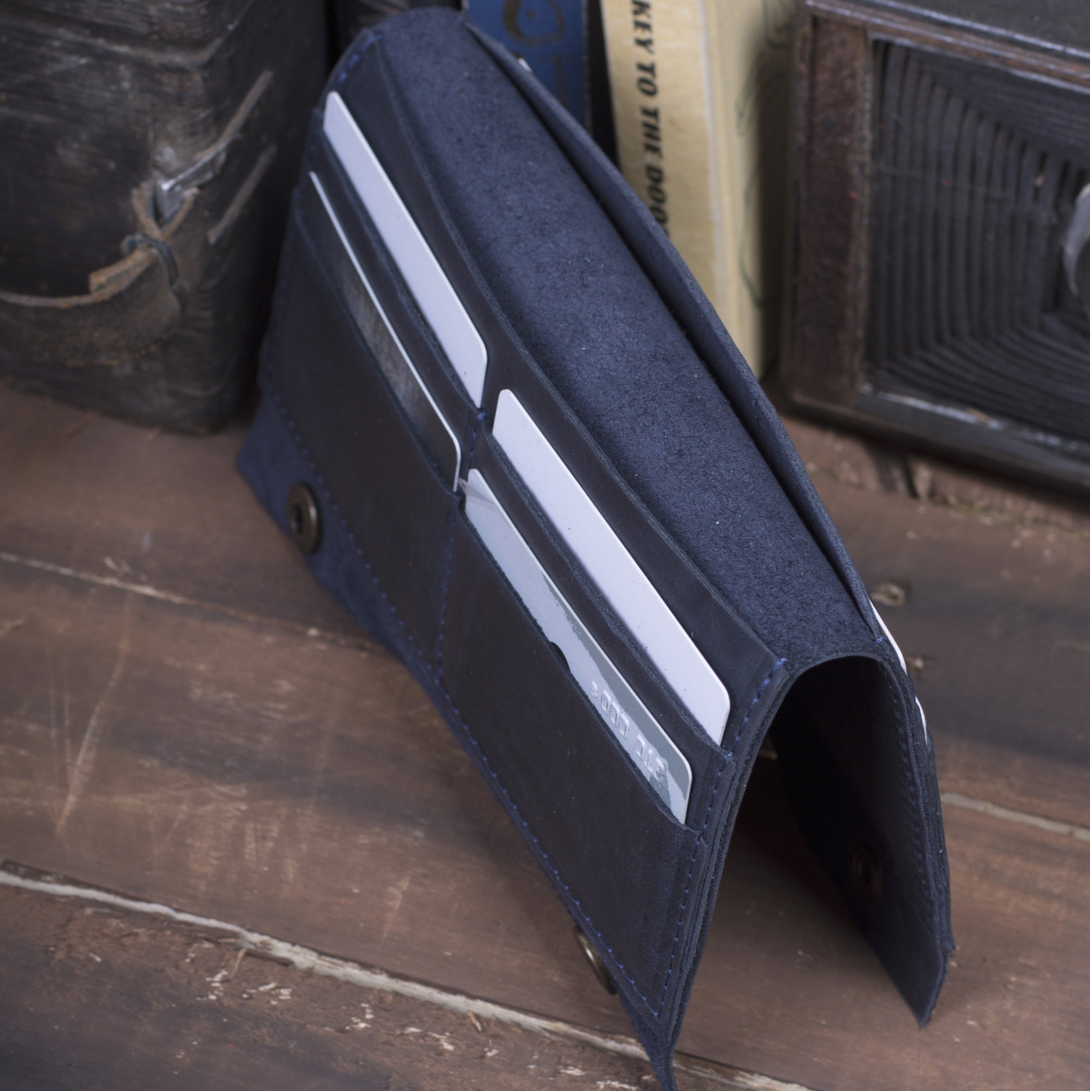 Кожаный кошелек для наличных и документов, синий (винтажный)