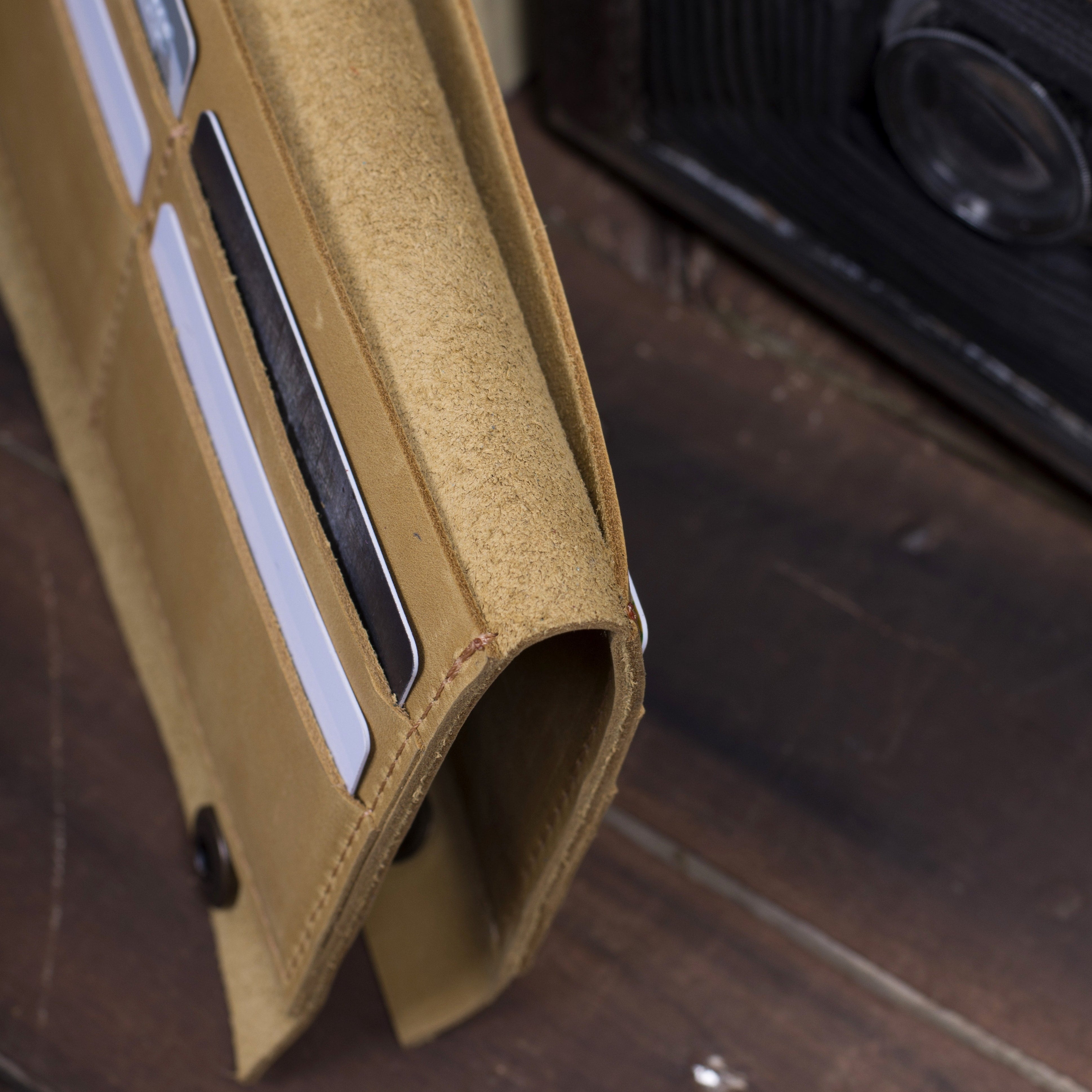 Шкіряний гаманець для готівки та документів, жовтий (вінтажний)