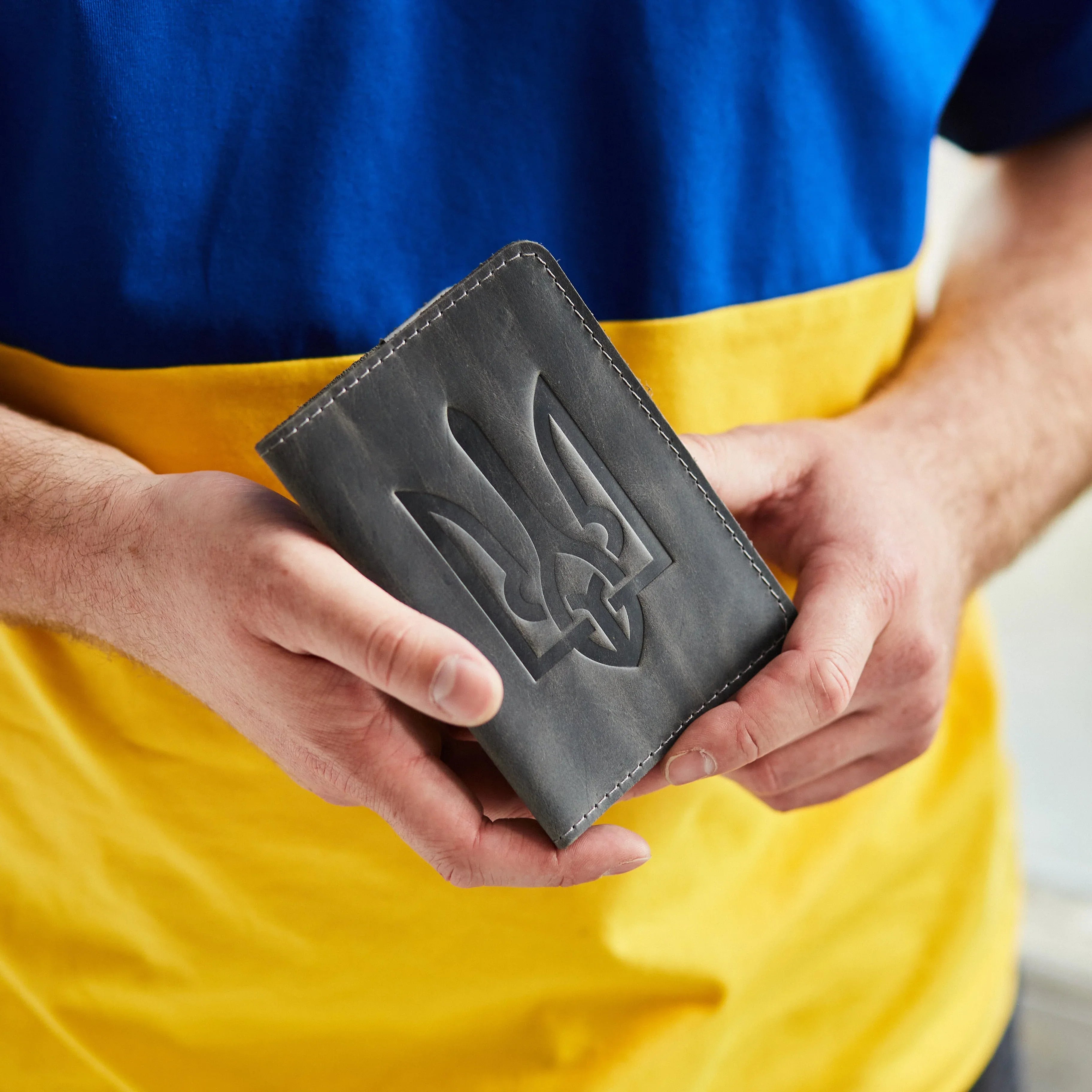 Обкладинка "Герб України" - INCARNE® Україна