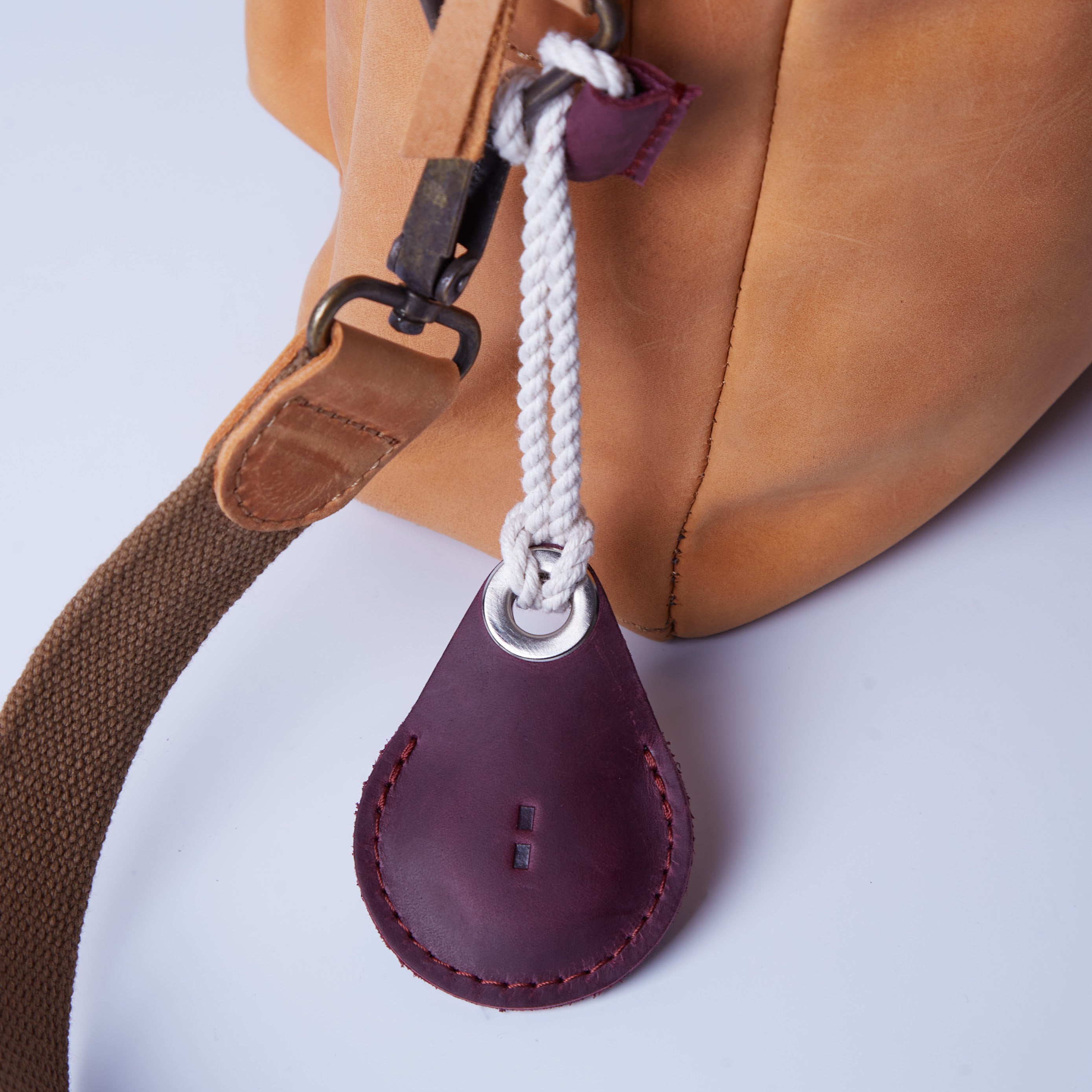 Чохол для AirTag Air Holder, бордо (вінтажний)