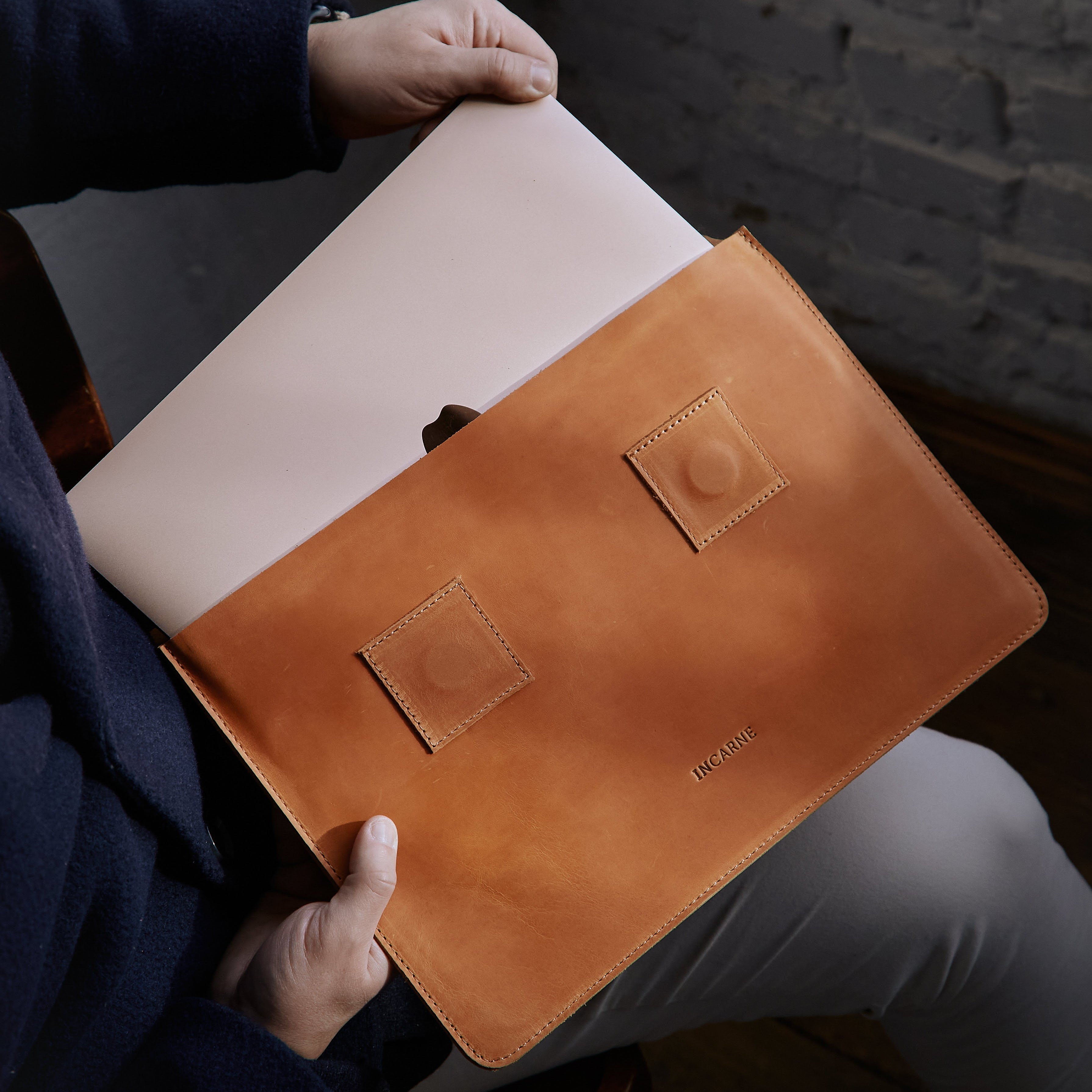 Корпоративные подарки: чехол для ноутбука Line