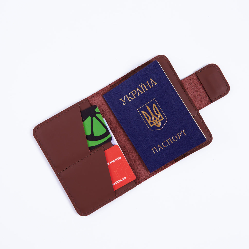 Обкладинка на паспорт для подорожей з тримачем для AirTag та карток із класичної шкіри «Смарт Джорні» Smart Journey