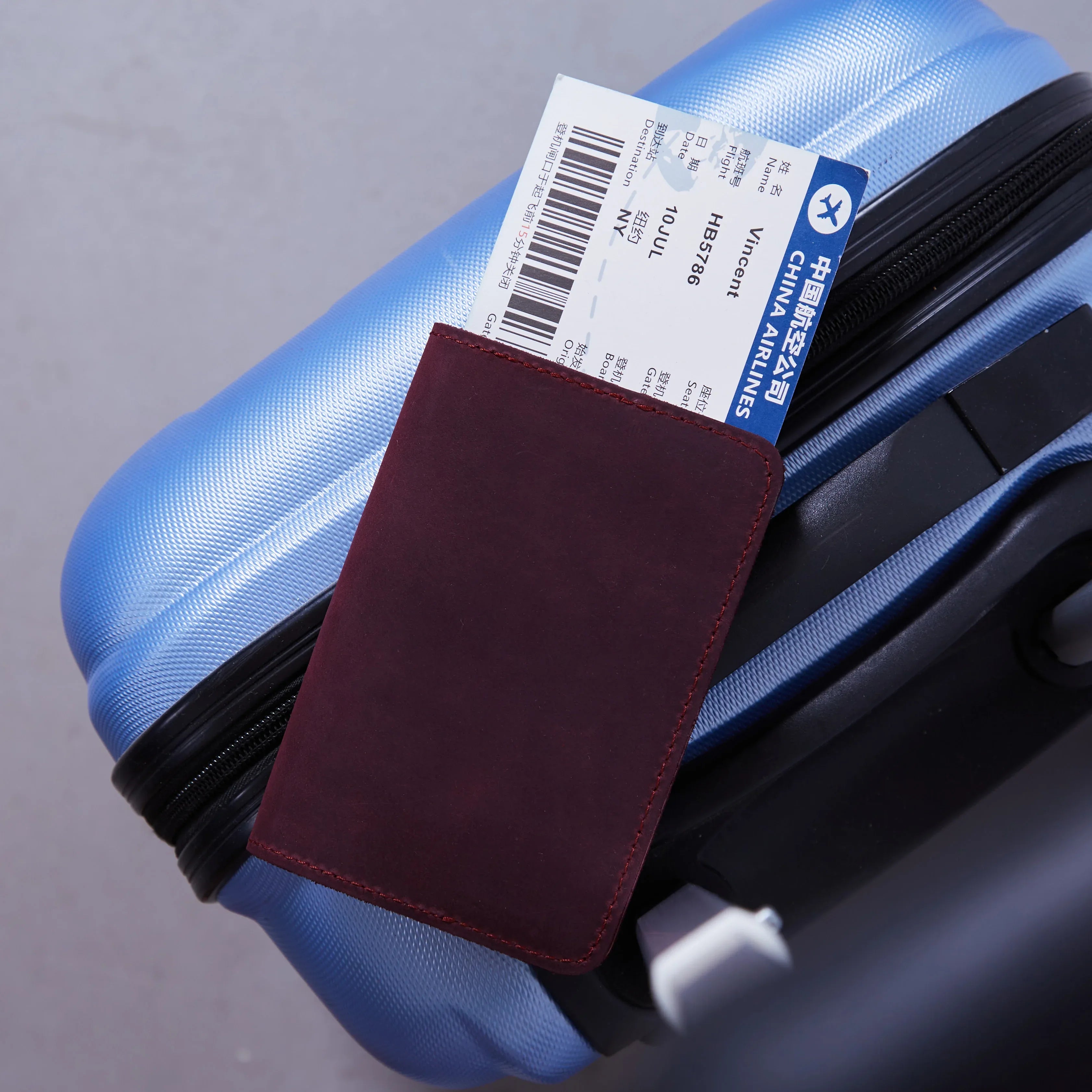 Чохол на паспорт Bali у вишуканому винному відтінку, м’яка натуральна шкіра преміум без додаткових кишень