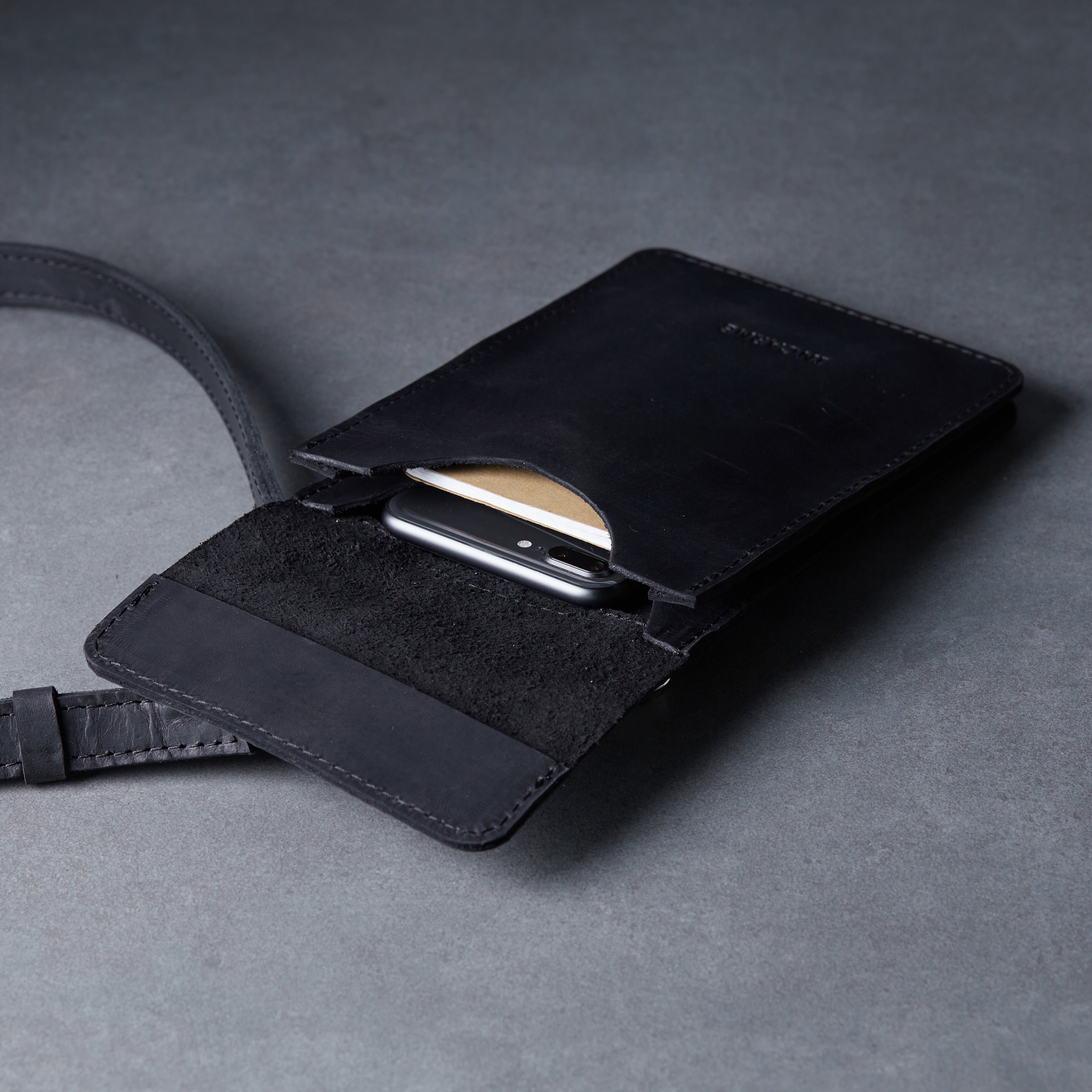 Cумка для телефона Smart Case, чорний (вінтажний)