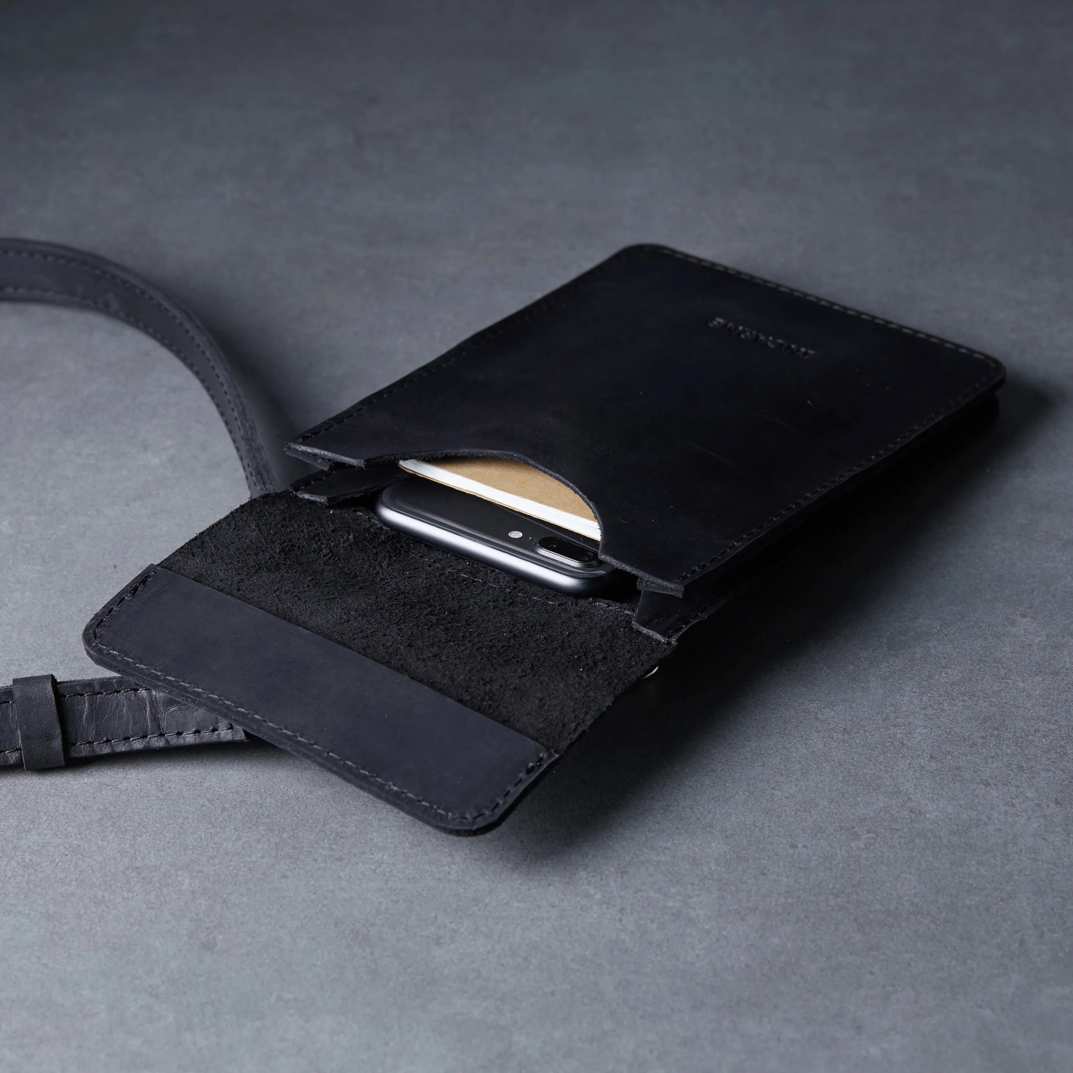 Сумка Smart Case з натуральної чорної шкіри знімний регульований ремінь для носіння кросбоді чи на плечі
