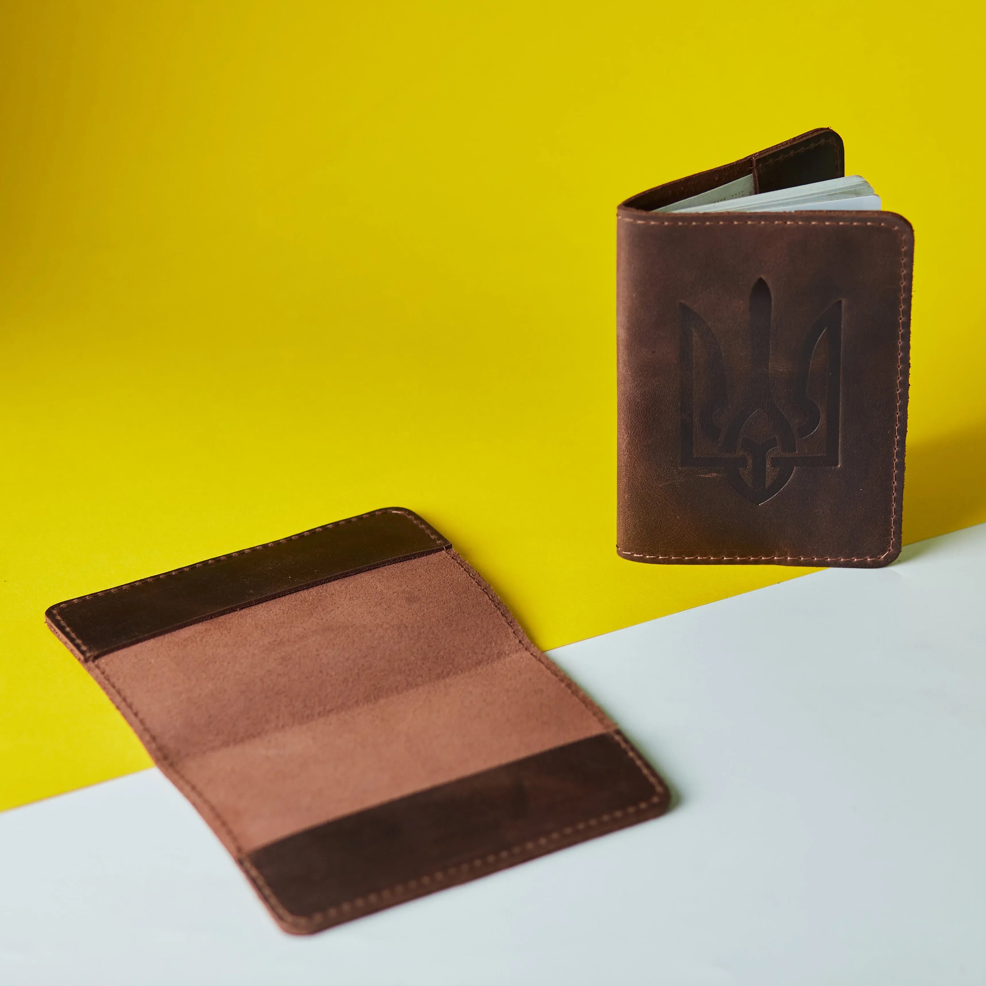 Обкладинка "Герб України" - INCARNE® Україна