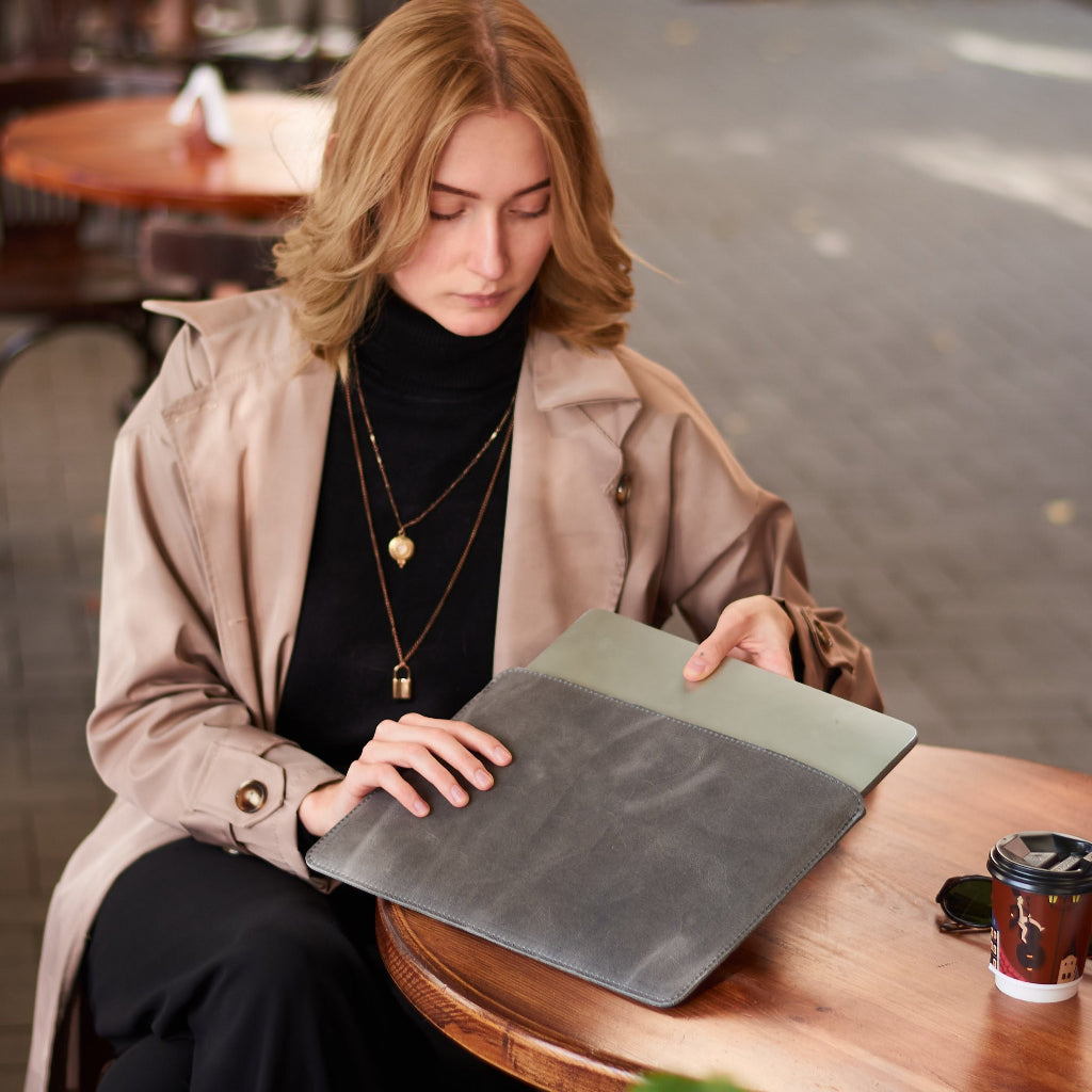 Чохол для MacBook Air 15, Pro 16 з натуральної шкіри Gamma Plus сірий з підкладкою