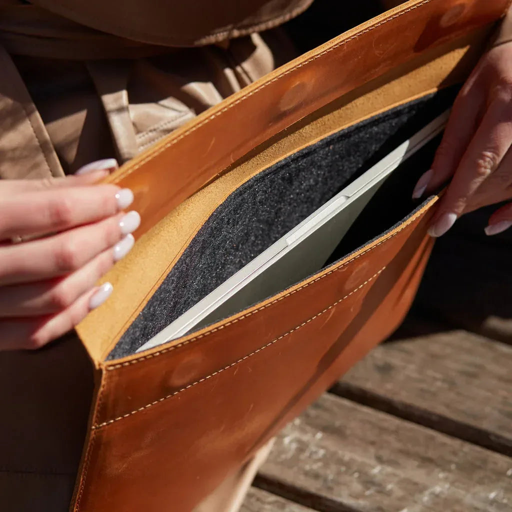 Корпоративні подарунки: чохол для MacBook Klouz - INCARNE® Україна