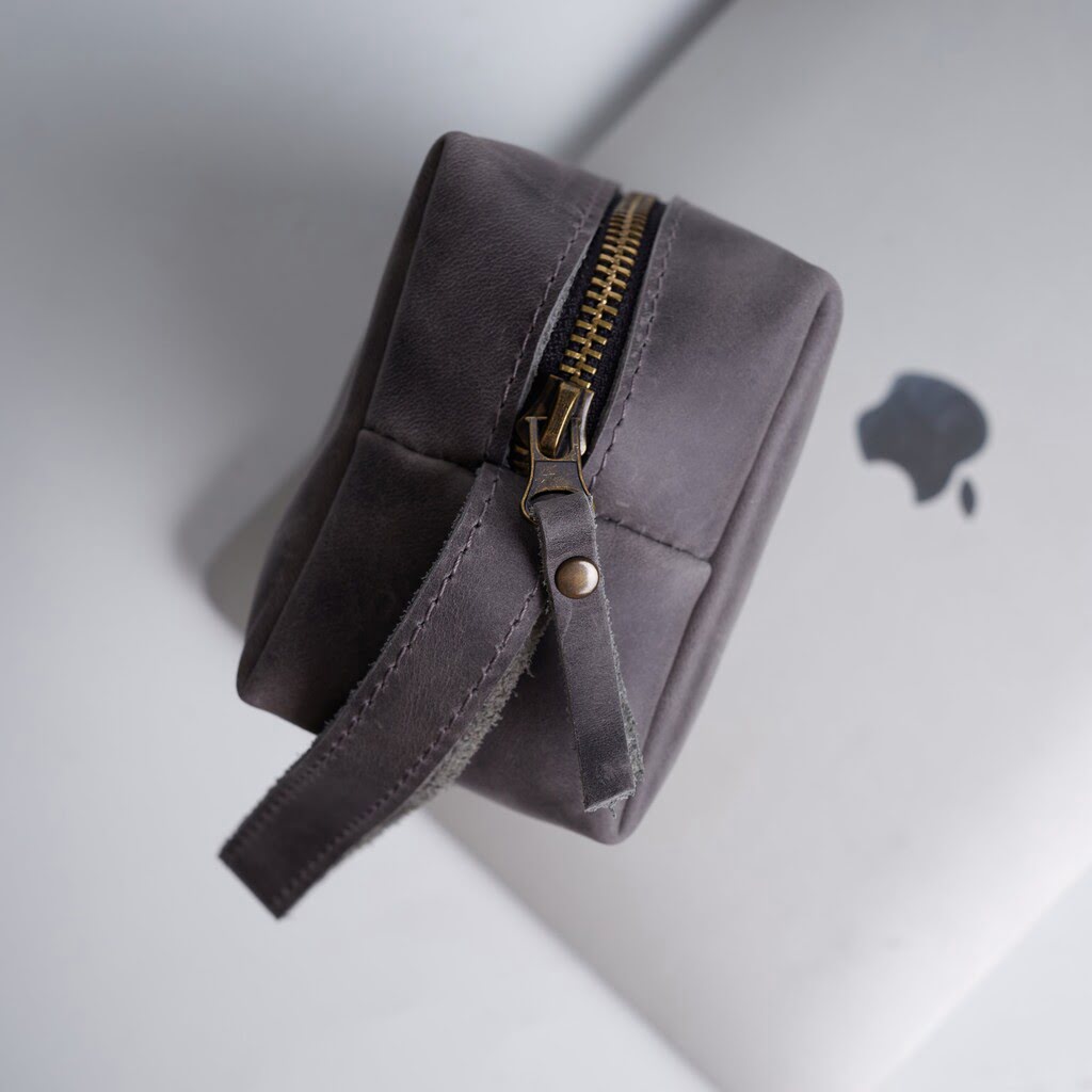 Кожаный органайзер для зарядки «Чарджер» Charger