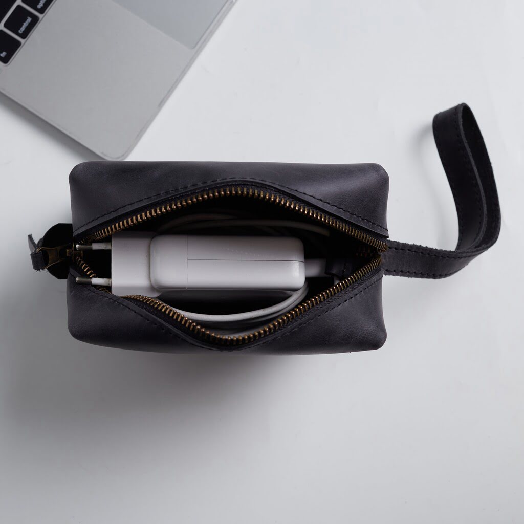 Кожаный органайзер для зарядки «Чарджер» Charger