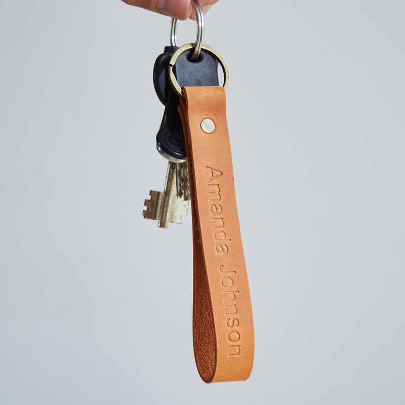 Кожаный брелок с именным тиснением «Key»