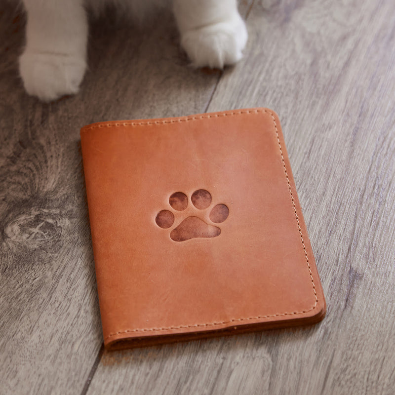 Шкіряна обкладинка для ветеринарного паспорта «Поу» Paw