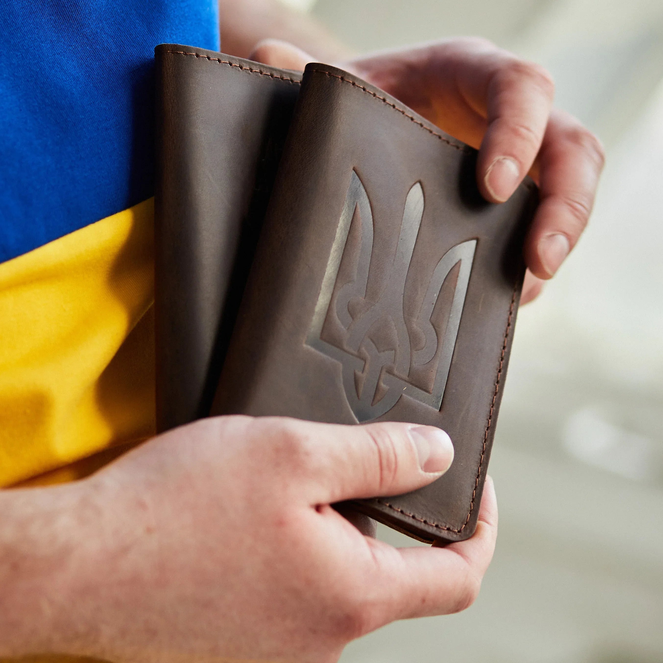 Обкладинка "Герб України" - INCARNE® Україна