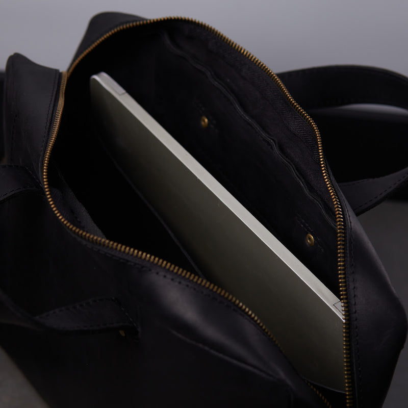Минималистичная кожаная сумка для ноутбука «Bruno»