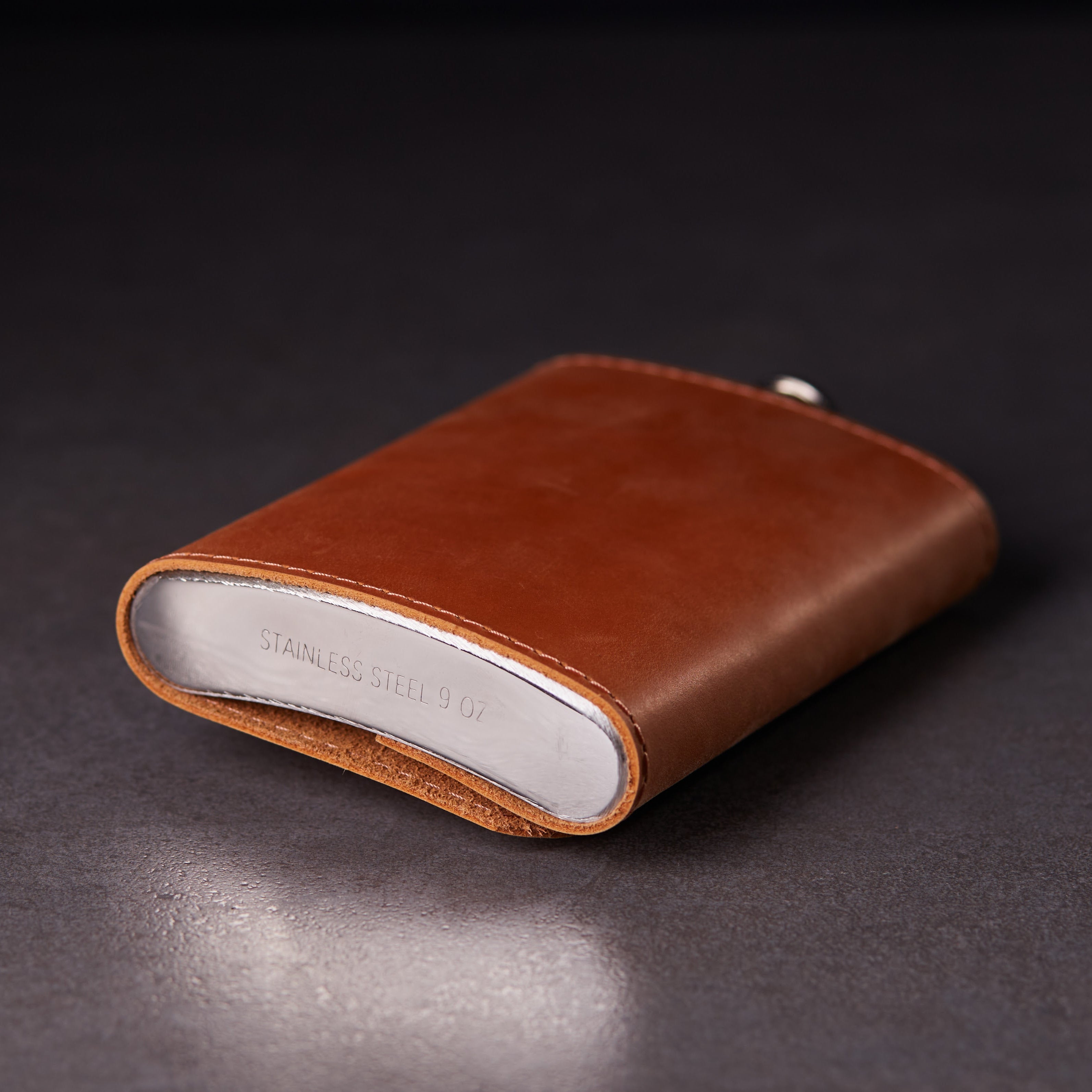 Фляга в кожаном чехле Western, коньяк (винтажный)