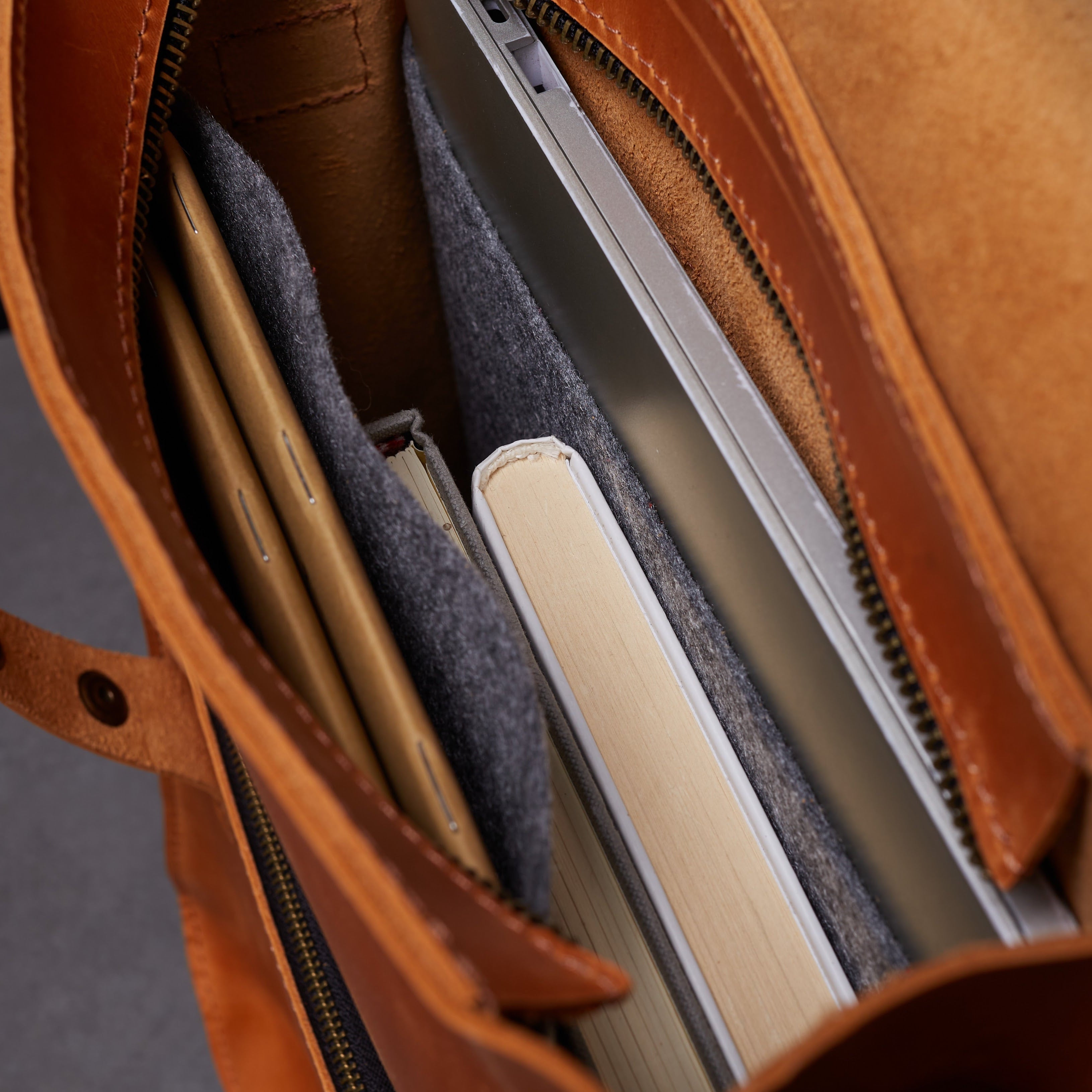 Сумка-трансформер Brit, коньяк (вінтажний)