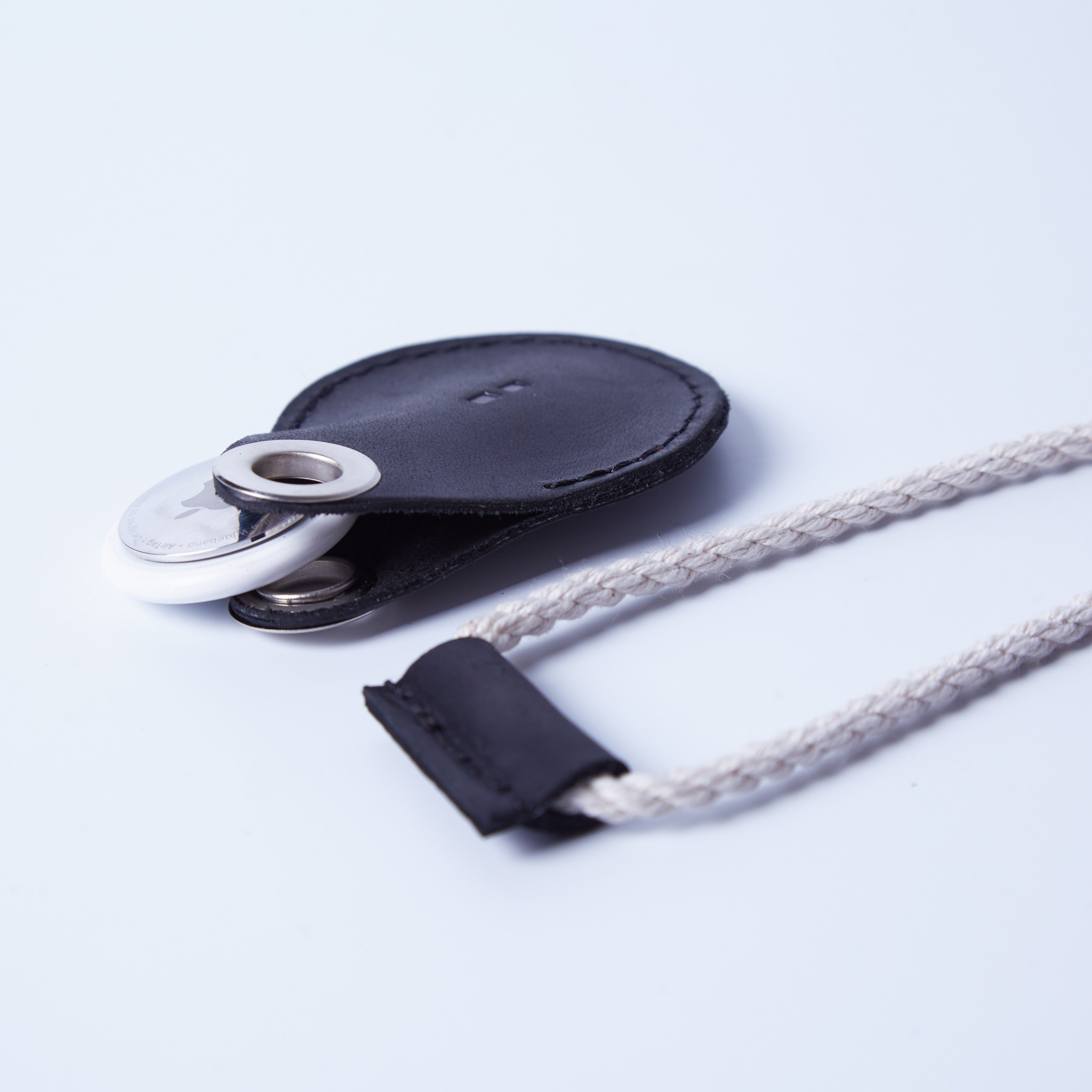 Чохол для AirTag Air Holder, чорний (вінтажний)