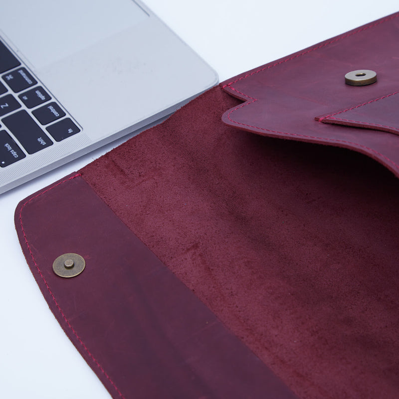 Кожаный чехол для ноутбука с диагональю экрана 13", MacBook Pro 13" 2012-2015 / MacBook Pro 14" 2021-2022 с карманом