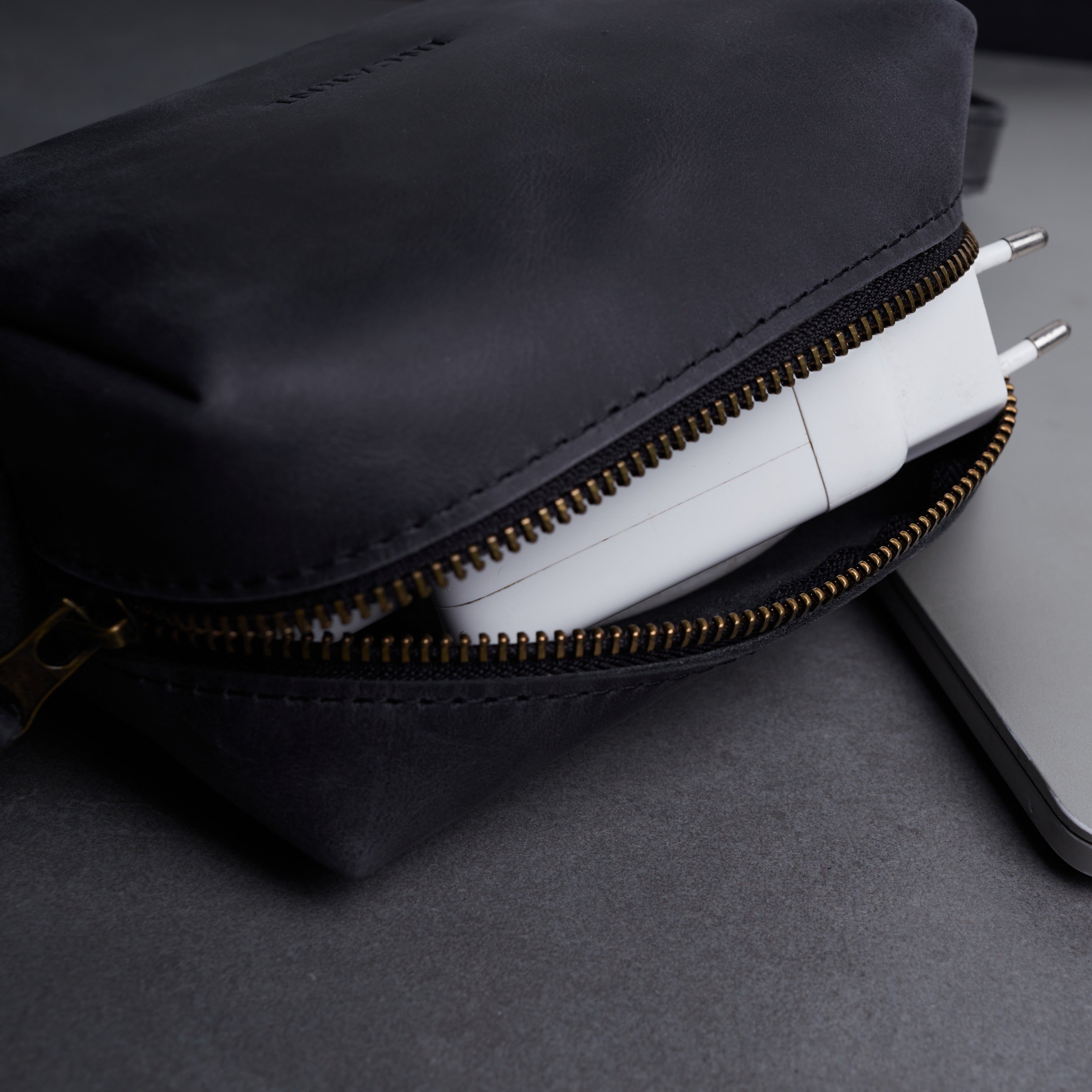 Органайзер Charger, чорний (вінтажний)