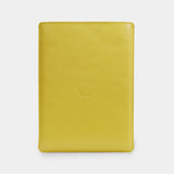 Вертикальный чехол для MacBook «Фри Порт Плюс» Free Port Plus из классической кожи