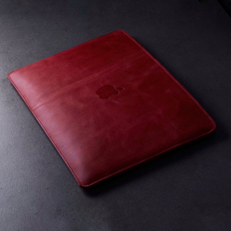 Красный чехол «Гамма Плюс» Gamma Plus для MacBook Pro 15 2012-2015 / Pro 16 2019-2022 с лого Apple